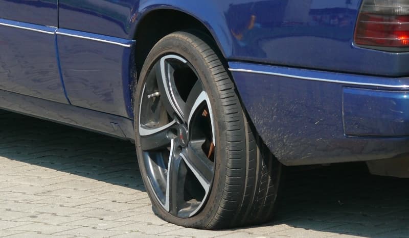 car flat tyre