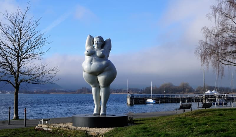 fat statue