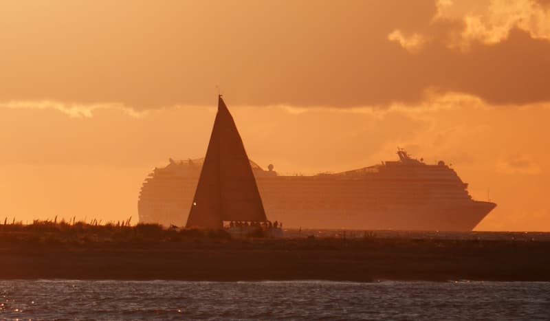 sailing boat